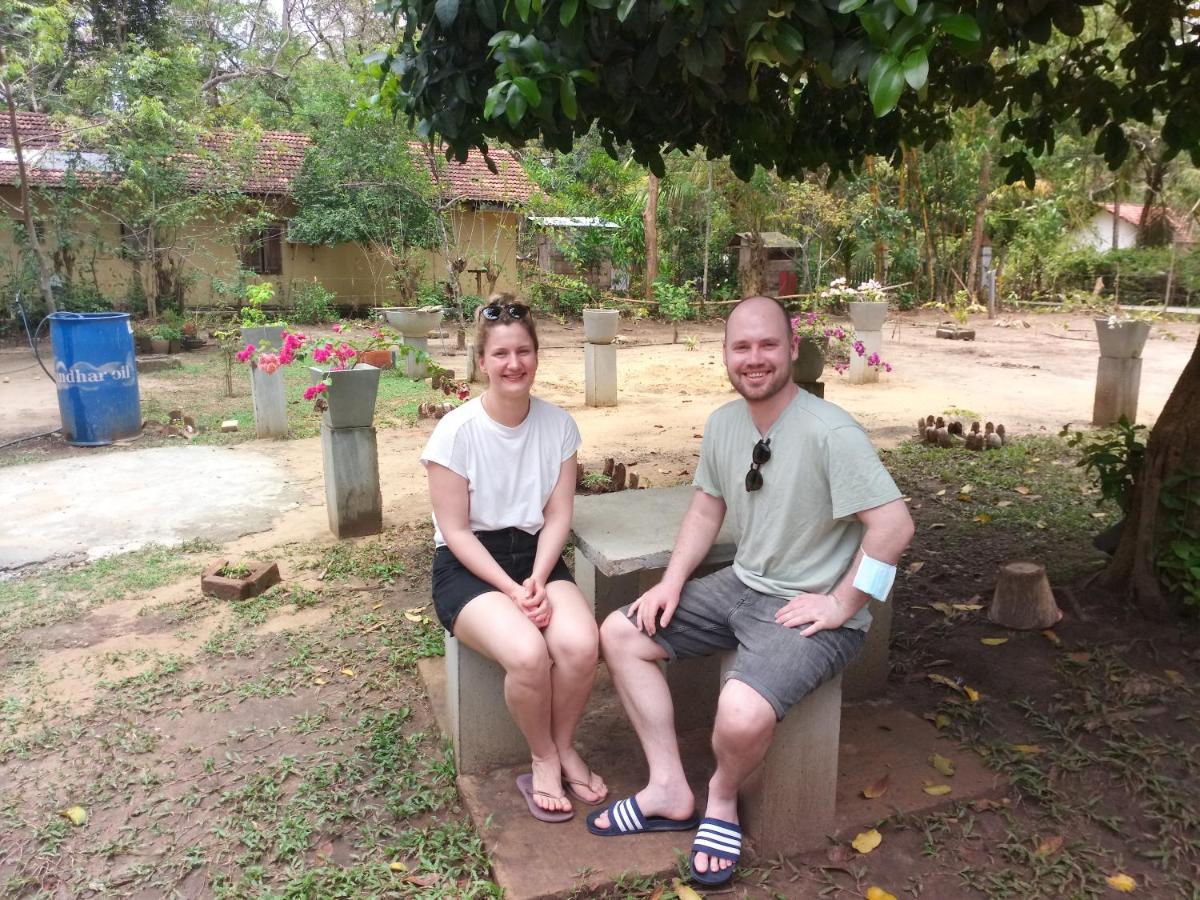 Silent Peacock Villa And Peacock Cafe Тангале Екстериор снимка